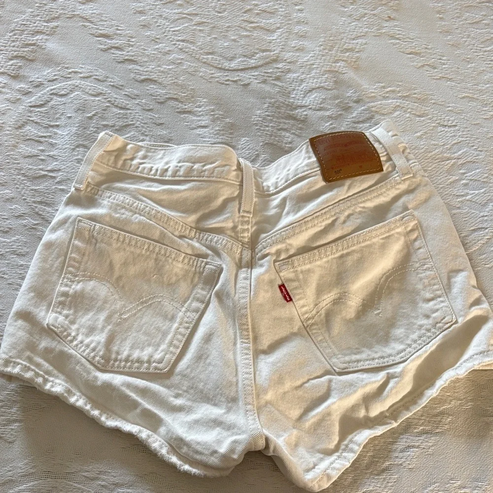 Levis 🙋🏻‍♀️5 star